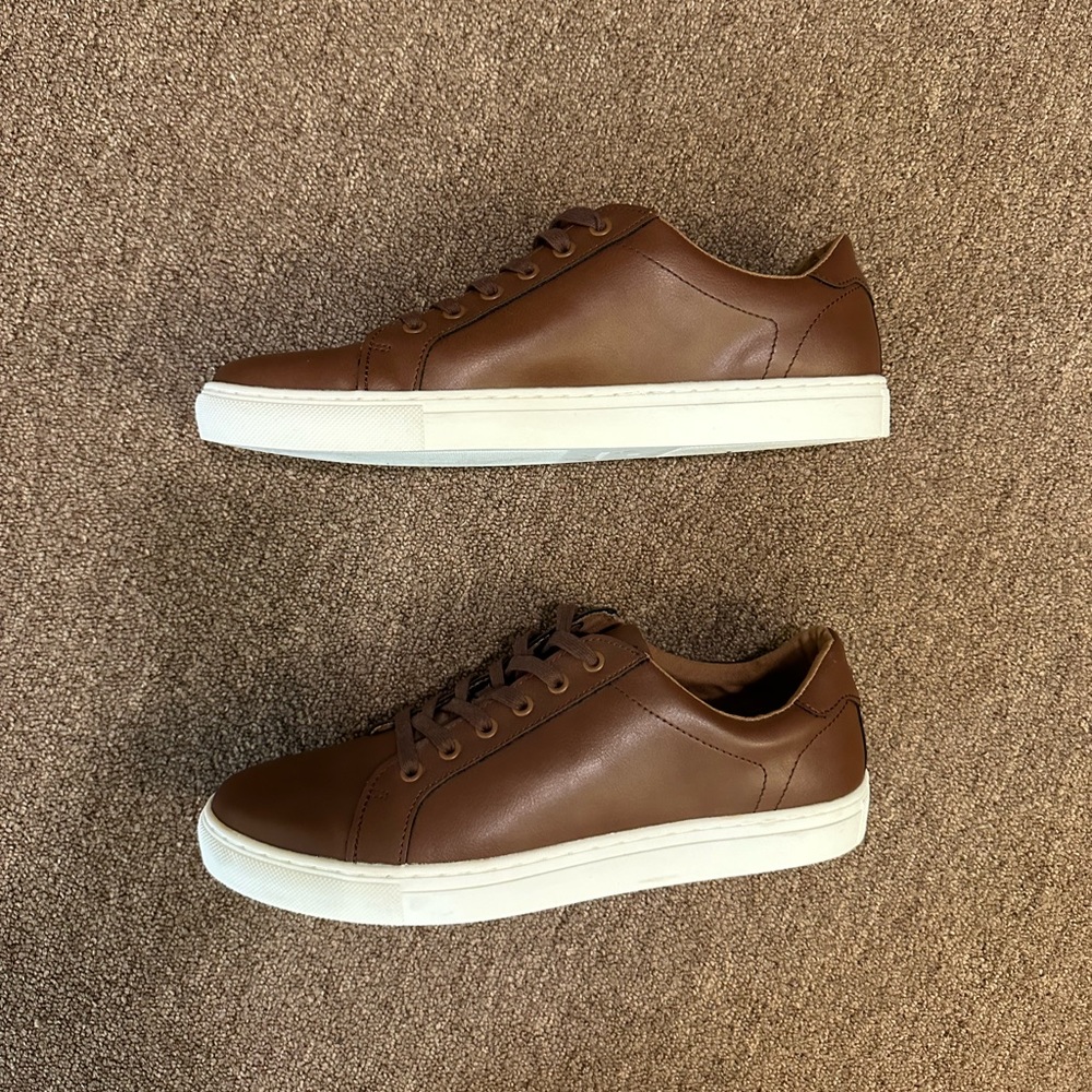 BANANA REPUBLIC FACTORY Men’s Brown Sneakers Size 10.5 NEVER WORN